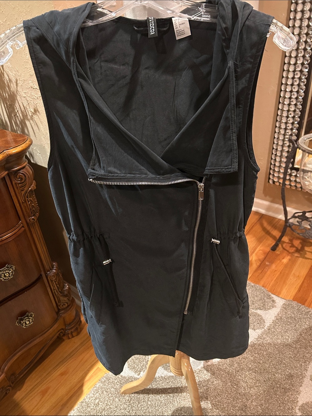 DIVIDED Black Hooded Sleeveless Zip-Front Vest with Drawstring Waist SIZE 4